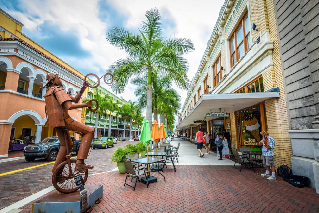 downtown Fort Myers, Florida